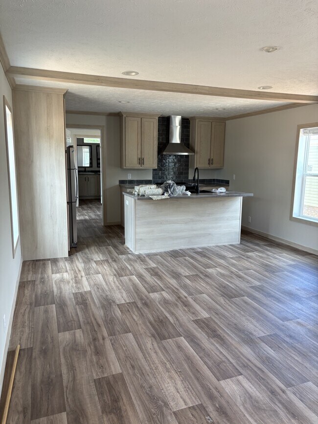 Photo - 400 Parker St