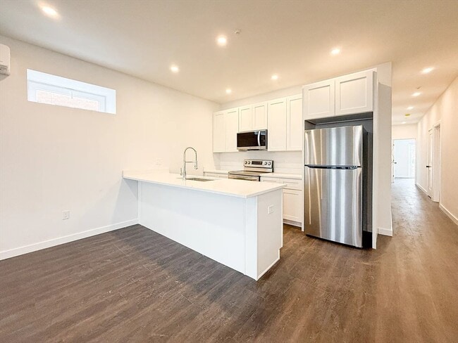 Building Photo - 71 Perrin St Unit 1