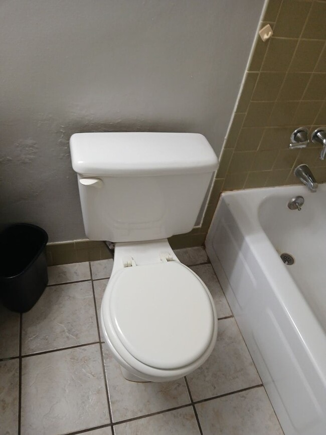 Photo - Updated 2 Bed / 2 Bath Home for Rent – Nea...