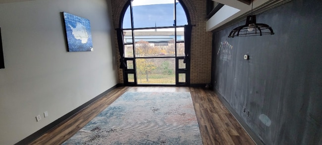 Photo - 600 Broadway Ave NW Unidad 225