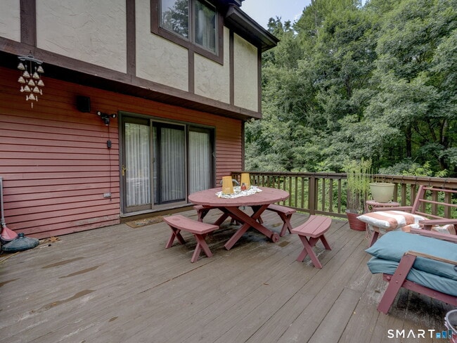 Photo - 522 Springfield Rd
