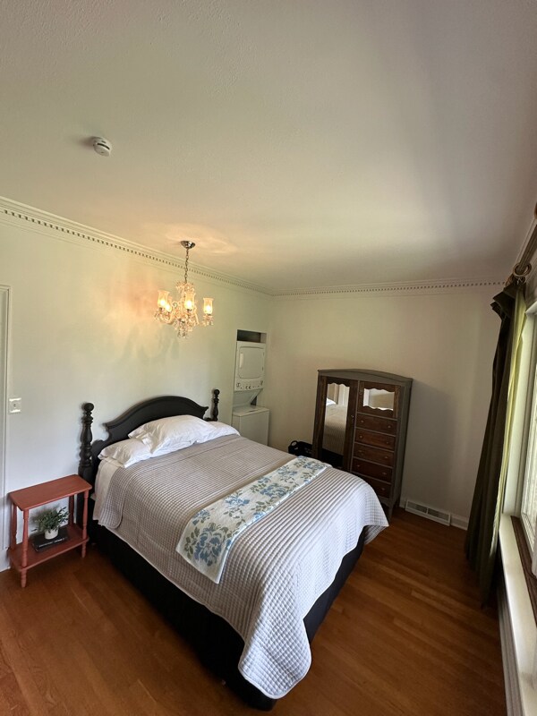Photo - 305 S Laurel St