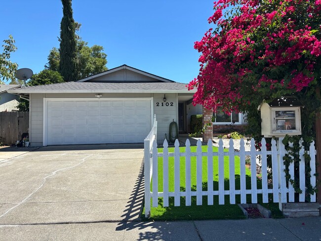 Building Photo - Move-In Ready Home with Remodeled Kitchen and Baths