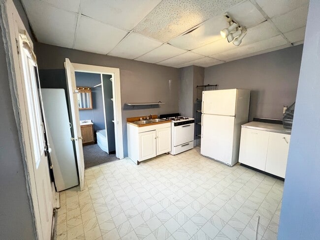 Building Photo - 329 S Lafayette St Unit 1