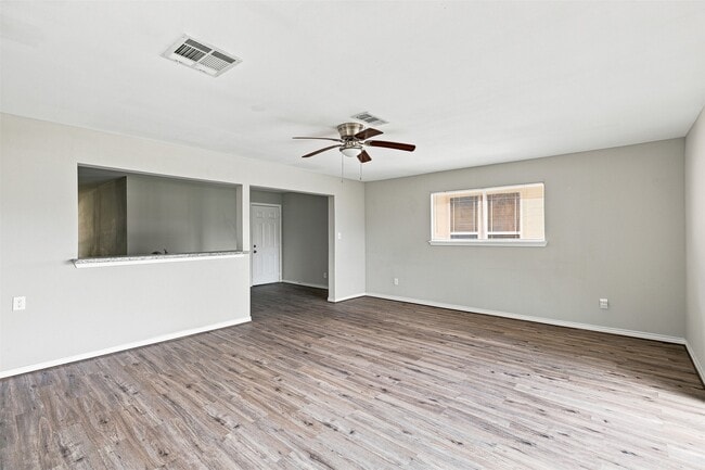 Photo - 509 Avenue J