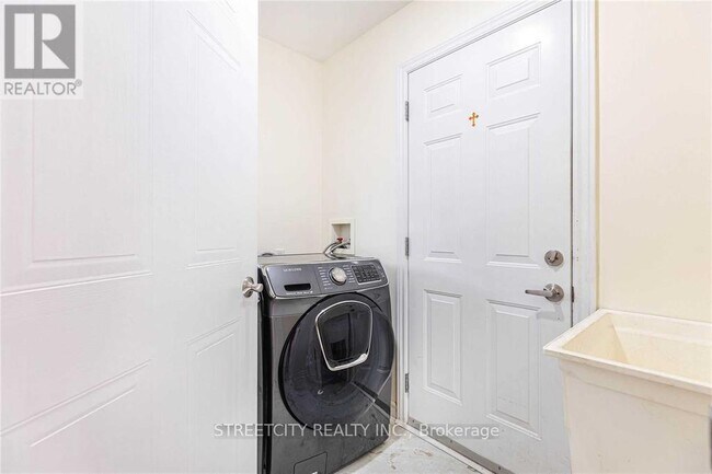 Photo - 1205 N Wenige Dr