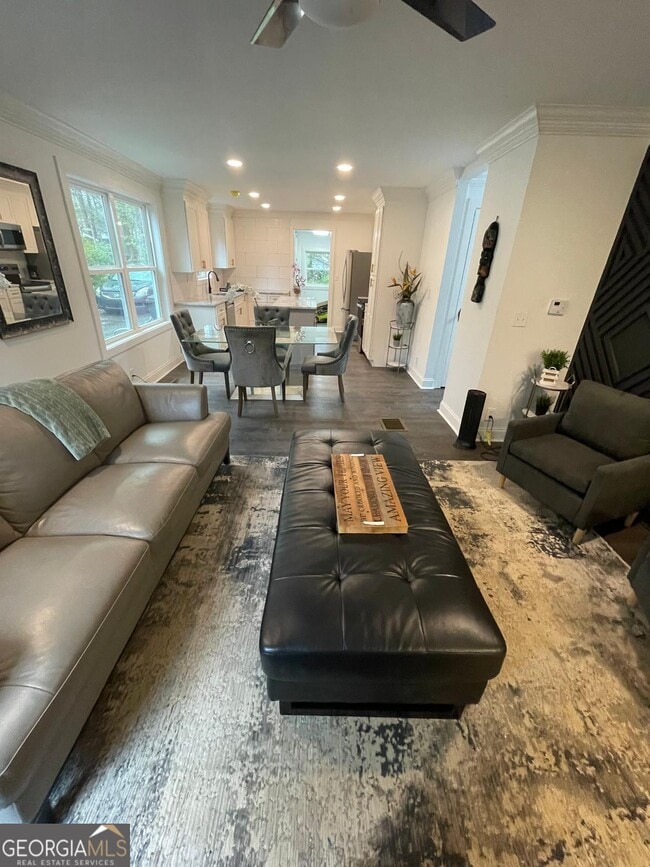 Photo - 1914 Montrose Dr