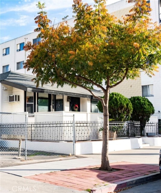 Photo - 240 Linden Ave Apartamento Unidad G