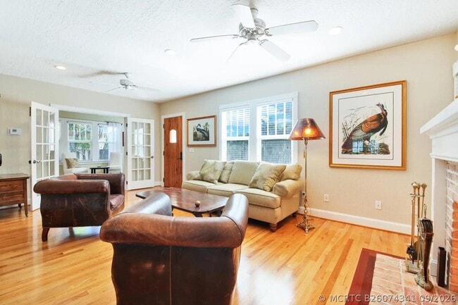 607 Flamingo Dr