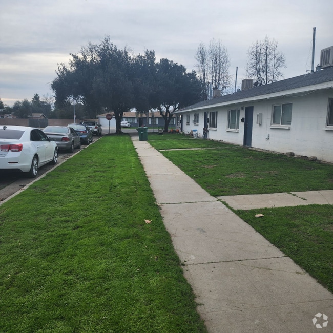 Building Photo - 3 E San Joaquin St Unit 3 Rental