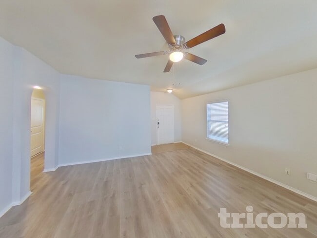 Photo - 336 Carlyle St