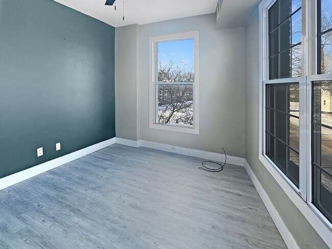 Photo - 812 Butterworth St SW Unit 2