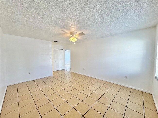 Photo - 2575 Elm Ave