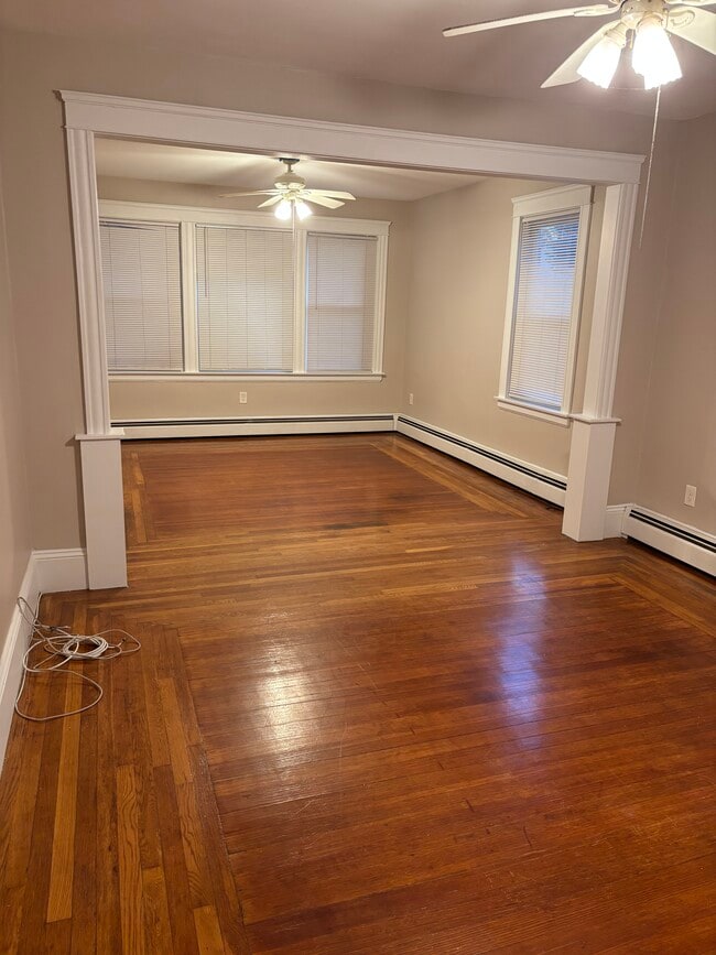 Living room - 717 Academy Ave Unit 717 academy Avenue