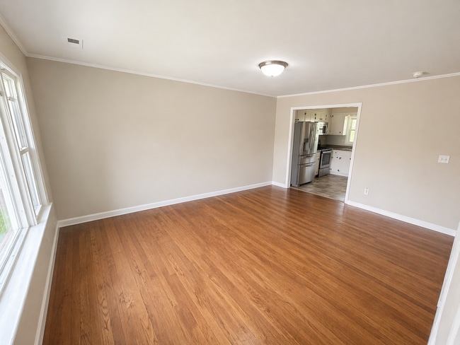 Building Photo - 705 Depot St NE Unit 2