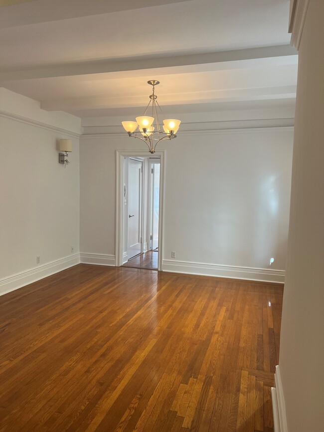 Building Photo - 157-163 E 72nd St