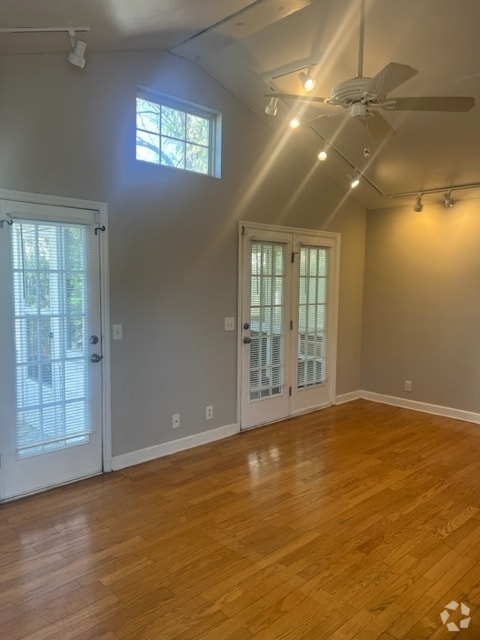 Building Photo - 1BR duplex with loft area, plenty of stora...