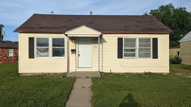 Building Photo - 1632 S Glenn Ave Rental