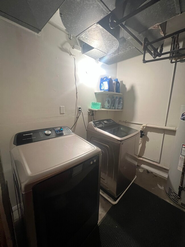 Photo - 607 Sussex St Unit 2