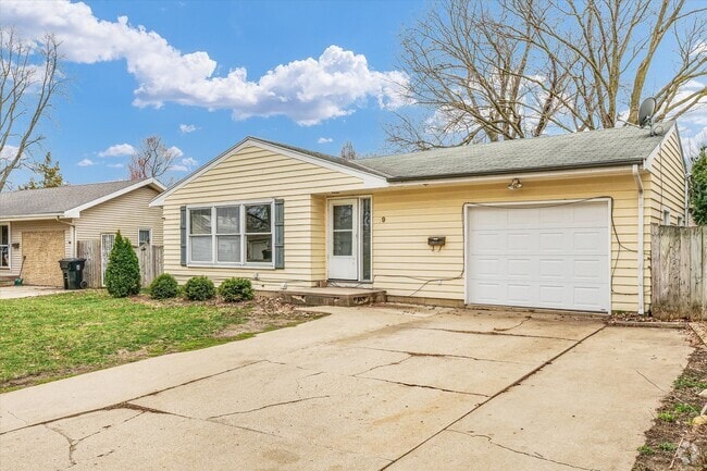 Building Photo - 19 Delaine Dr Rental