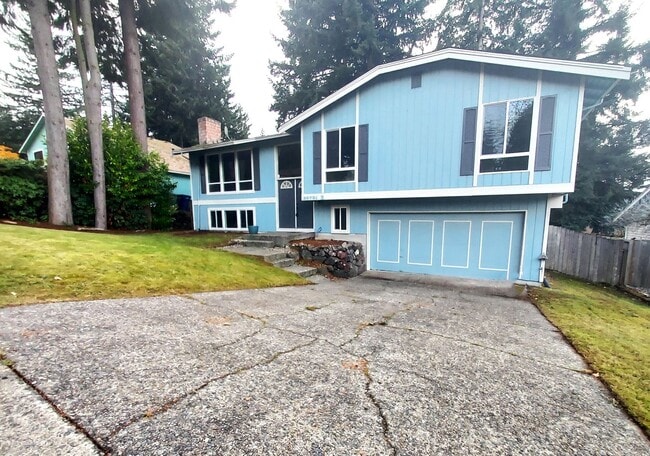 Photo - HUGE 5 Bedroom Home - Federal Way