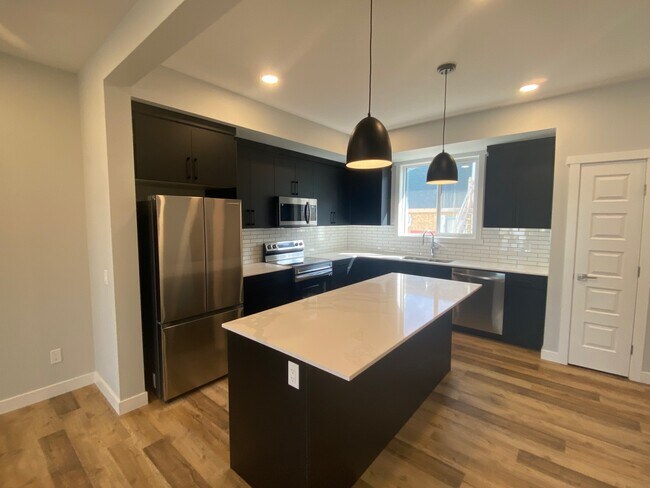 Building Photo - 8049 Cedric Mah Rd Unit Main