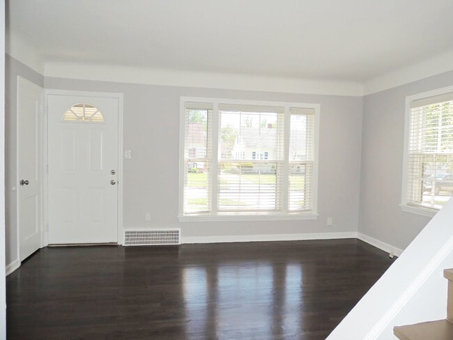 Photo - 3 Bed - 1 Bath Cape Cod for Rent!