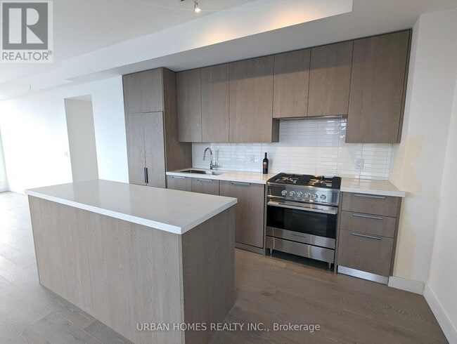 Photo - 160 Kingsway Crescent Unit 610