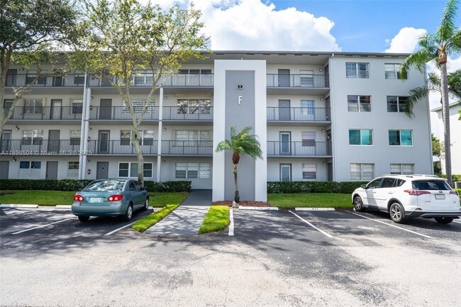 Building Photo - 400 SW 134th Way Unit 107F