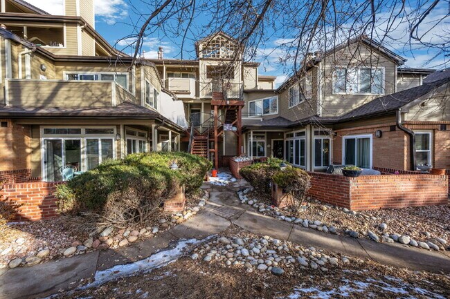 Building Photo - Beautiful Remodeled 2 Bedroom/2 Bathroom Condo is DTC! Unit C208