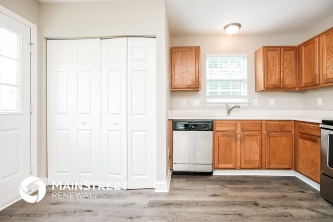 Photo - 906 Alpha Dr