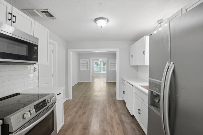Photo - 505 E Heron St