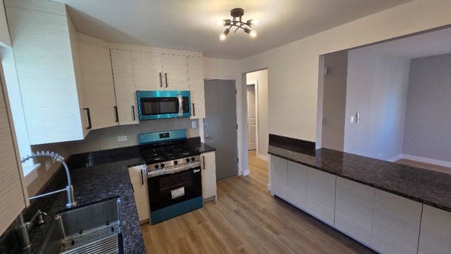 Photo - 8023 W Churchill Ave Unit # 1