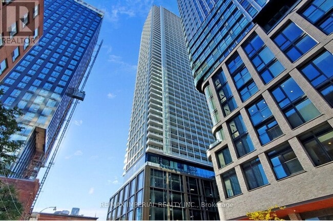 Photo - 88 Queen St E Unit 1607