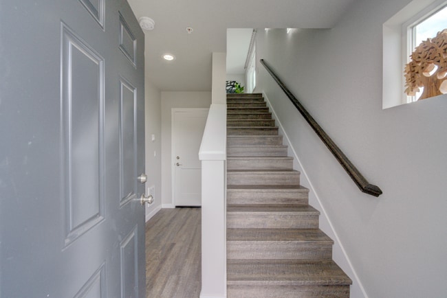 Photo - 4716 Grove St