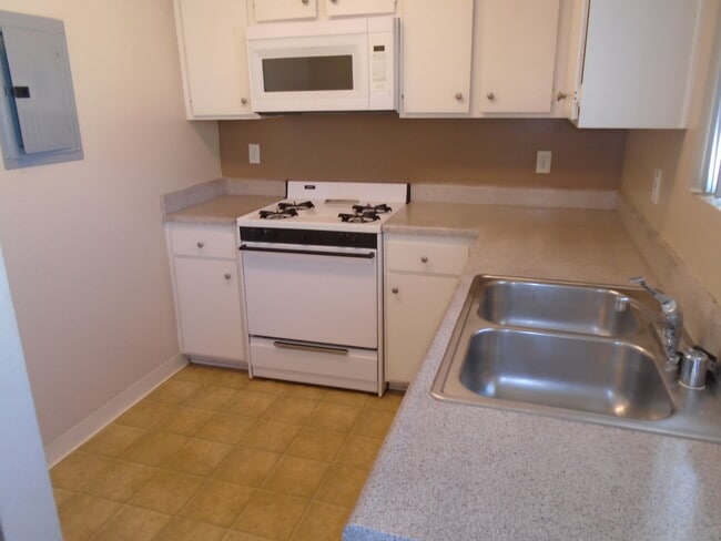 Photo - Stonewood Apartments