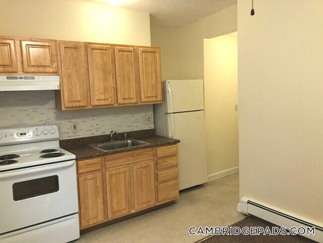 Building Photo - 122 Berkshire St Rental
