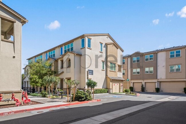 Photo - 15 Lisbon Ln