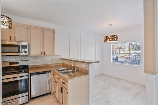 Photo - 3318 N Decatur Blvd Unidad 1160