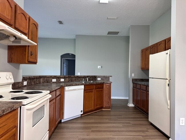 Photo - Fenced four bedroom in Lake Asbury