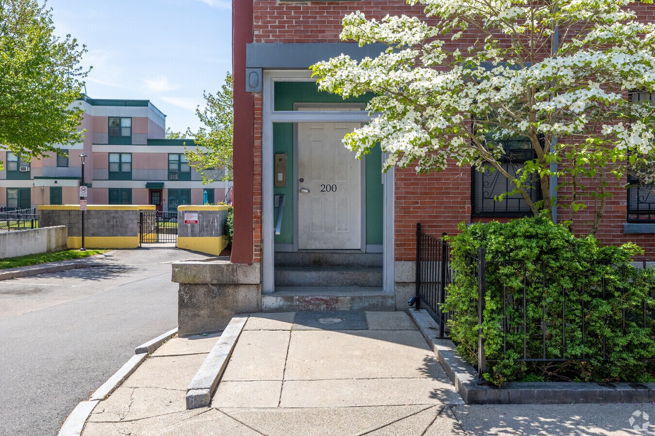 Entrada - 200-202 Northampton St