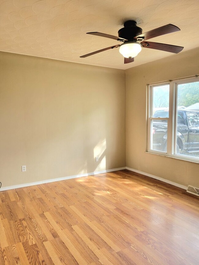 Photo - Renovated and Ready to Rent...7 Bradley, P...