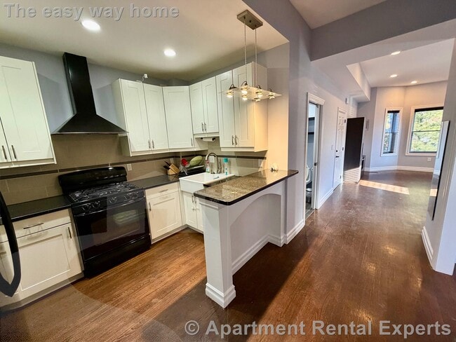 Building Photo - 8 Cross St E Unit #1