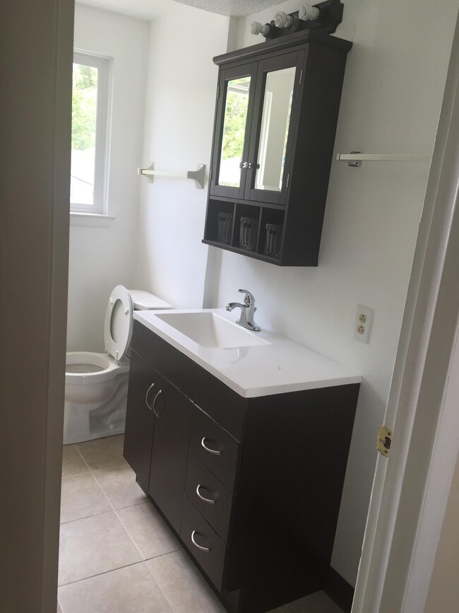 Photo - 4976 Labelle Dr