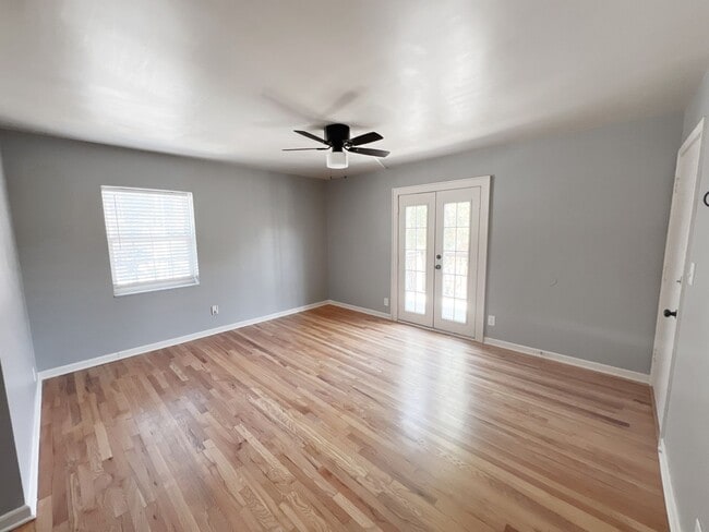 Photo - SEE IT NOW: Charming Updated Apartment with Private Balcony ~ $500 MOVE-IN SPECIAL!