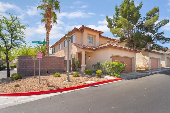 Building Photo - Beautiful Home in a Corner Lot!