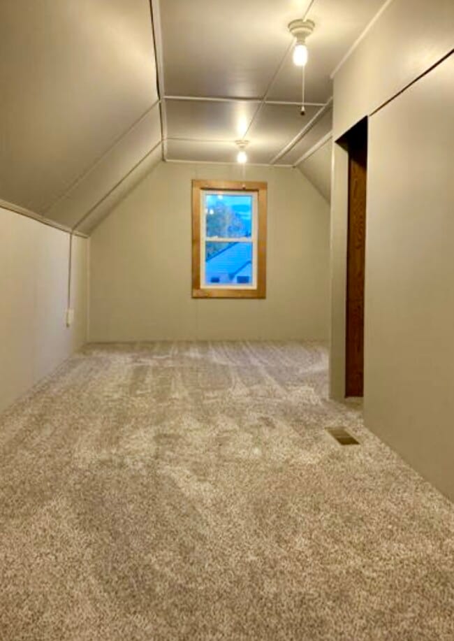 Photo - 630 W 7th Ave