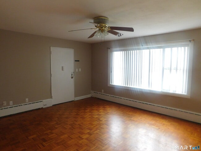 Photo - 45 Oakview Cir Unit 203