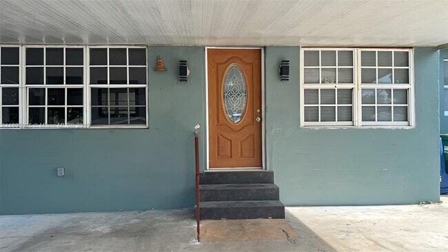 Building Photo - 2731 NW 100th St Unit A Rental