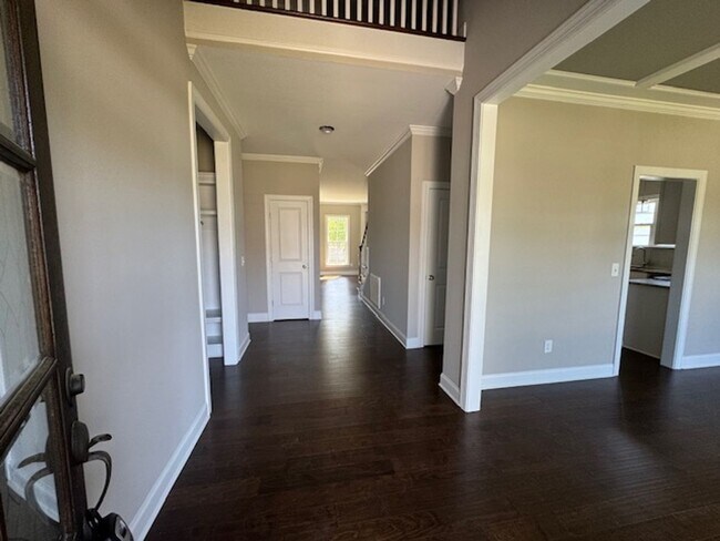 Photo - Like New and Move-in Ready!!